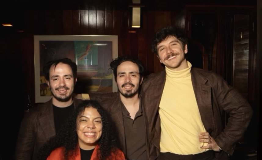 Loma Bar team.png